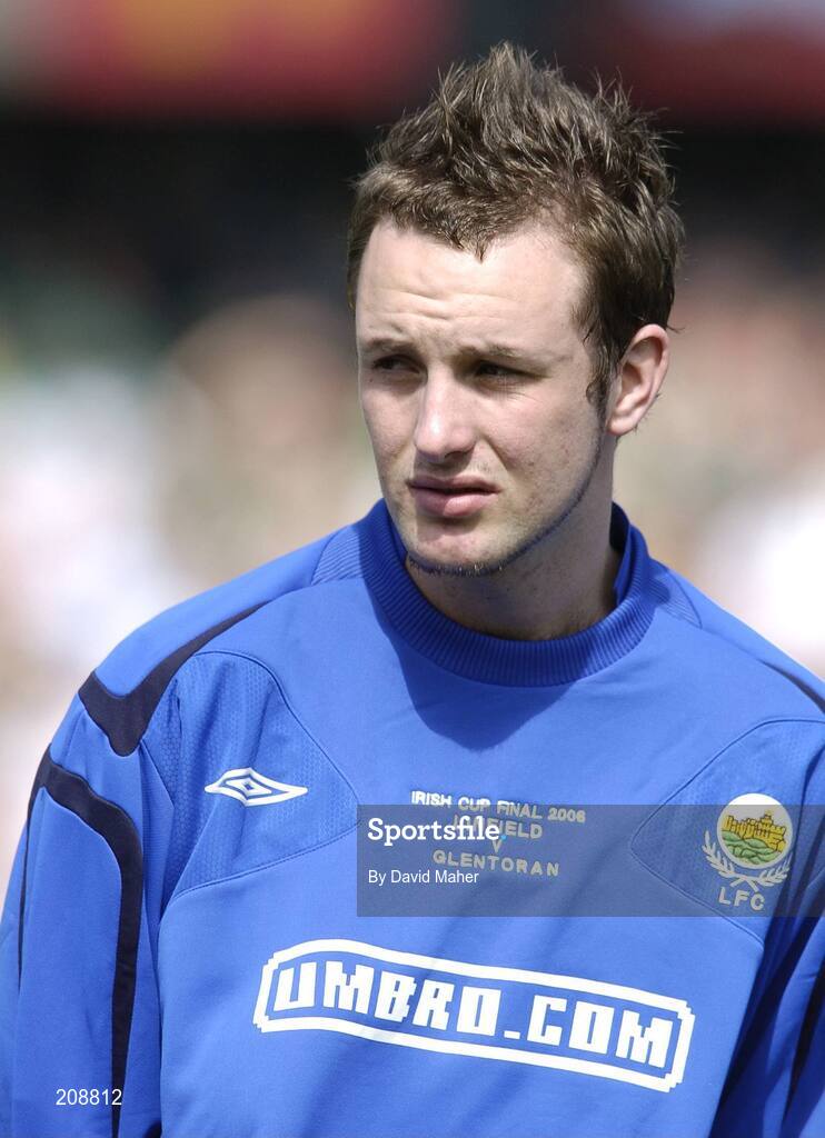 6 May 2006; Tim Mouncey, Linfield. Nationwide Irish Cup final, Glentoran v Linfield, Windsor Park, Belfast. Picture credit: David Maher / SPORTSFILE