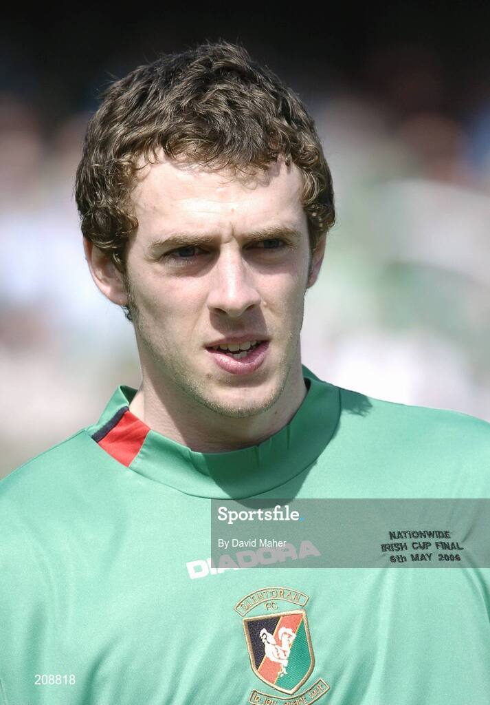 6 May 2006; Gary Browne, Glentoran. Nationwide Irish Cup final, Glentoran v Linfield, Windsor Park, Belfast. Picture credit: David Maher / SPORTSFILE