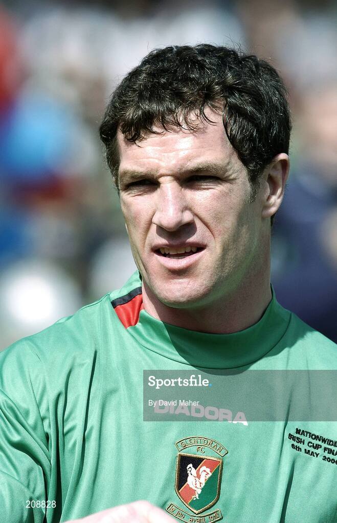 6 May 2006; Mark Glendenning, Glentoran. Nationwide Irish Cup final, Glentoran v Linfield, Windsor Park, Belfast. Picture credit: David Maher / SPORTSFILE