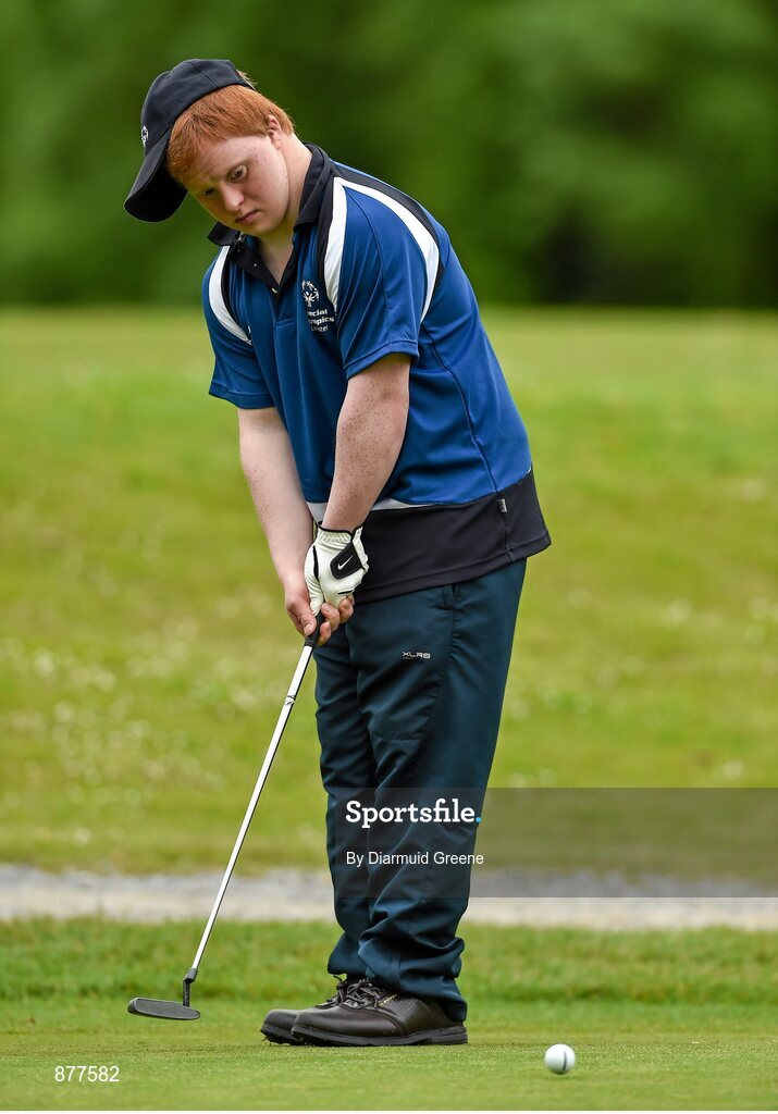 14 June 2014; Athlete Michael McCann, Grangecon, Co. Wicklow, Team Leinster, competing in the Short Putt event. Special Olympics Ireland Games, Ballykisteen Hotel & Golf Resort, Co. Tipperary. Picture credit: Diarmuid Greene / SPORTSFILE