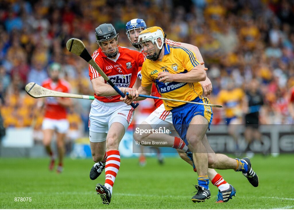 15 June 2014; Conor McGrath, Clare, in action against Shane O'Neill, left, and Daniel Cahalane, Cork. Munster GAA Hurling Senior Championship, Semi-Final, Clare v Cork, Semple Stadium, Thurles, Co. Tipperary. Picture credit: Dáire Brennan / SPORTSFILE