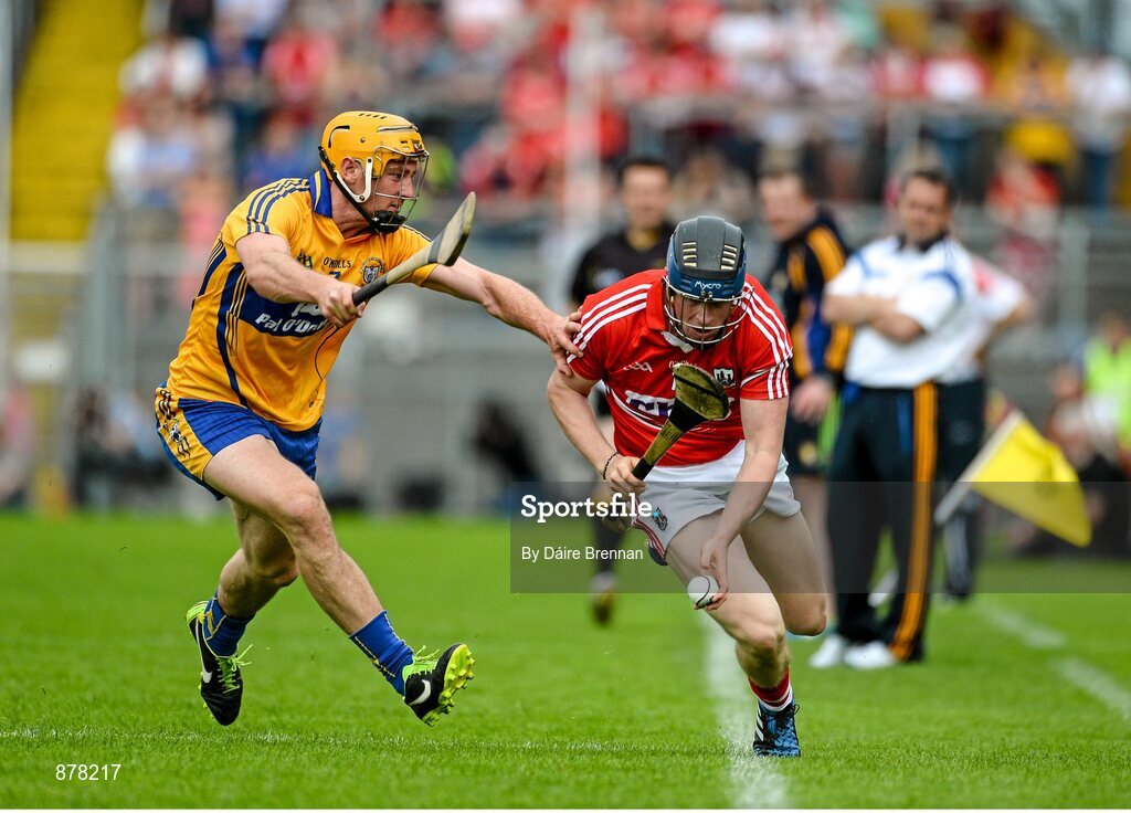 15 June 2014; Conor Lehane, Cork, in action against Cian Dillon, Clare. Munster GAA Hurling Senior Championship, Semi-Final, Clare v Cork, Semple Stadium, Thurles, Co. Tipperary. Picture credit: Dáire Brennan / SPORTSFILE