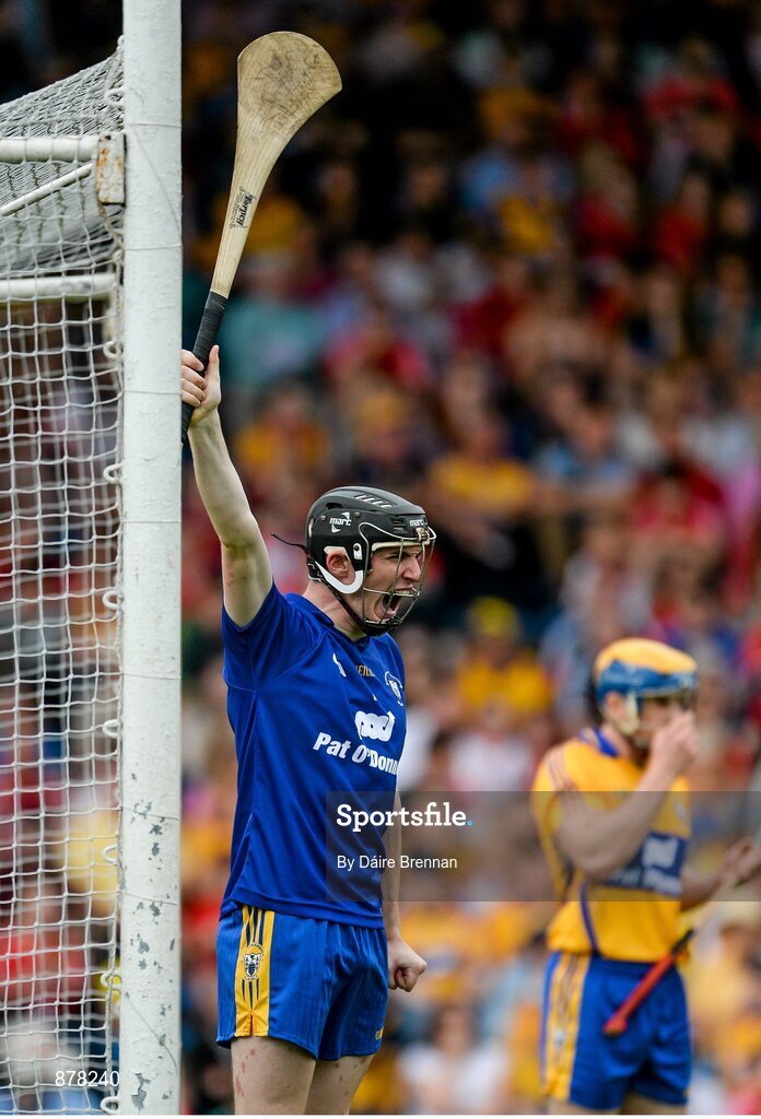 15 June 2014; Clare goalkeeper Donal Touhy attempts to distract Cork free-taker Patrick Horgan. Munster GAA Hurling Senior Championship, Semi-Final, Clare v Cork, Semple Stadium, Thurles, Co. Tipperary. Picture credit: Dáire Brennan / SPORTSFILE