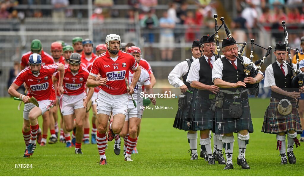 15 June 2014; The Cork captain Patrick Cronin and his team mates race to take their places after the traditional pre match parade. Munster GAA Hurling Senior Championship, Semi-Final, Clare v Cork, Semple Stadium, Thurles, Co. Tipperary. Picture credit: Ray McManus / SPORTSFILE