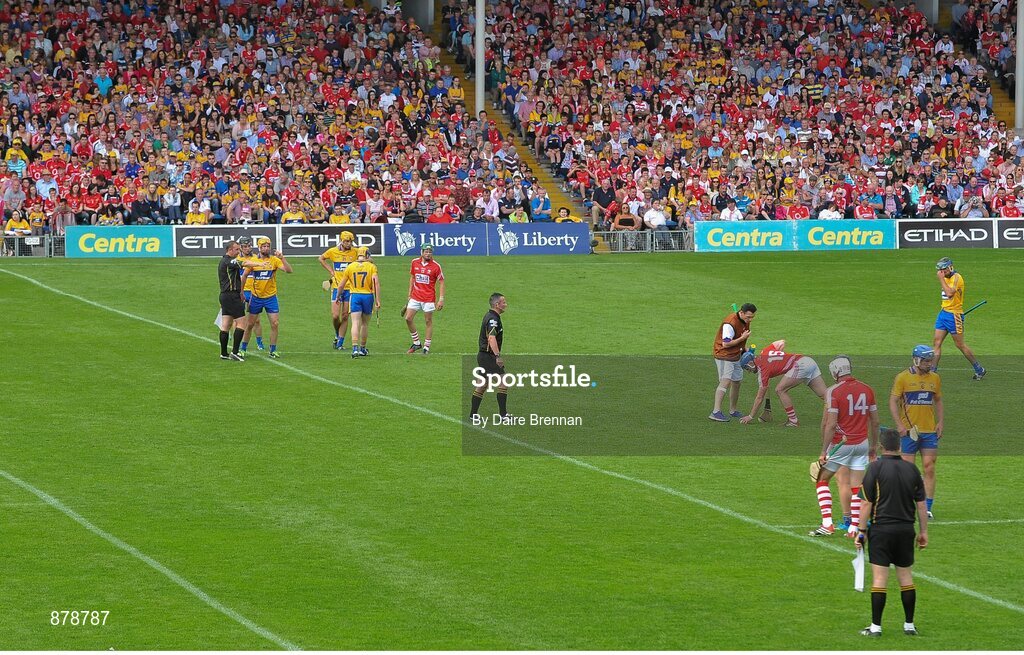 15 June 2014; Cork free taker Patrick Horgan places the sliotar a few metres behind the 21 metre line. Munster GAA Hurling Senior Championship, Semi-Final, Clare v Cork, Semple Stadium, Thurles, Co. Tipperary. Picture credit: Dáire Brennan / SPORTSFILE