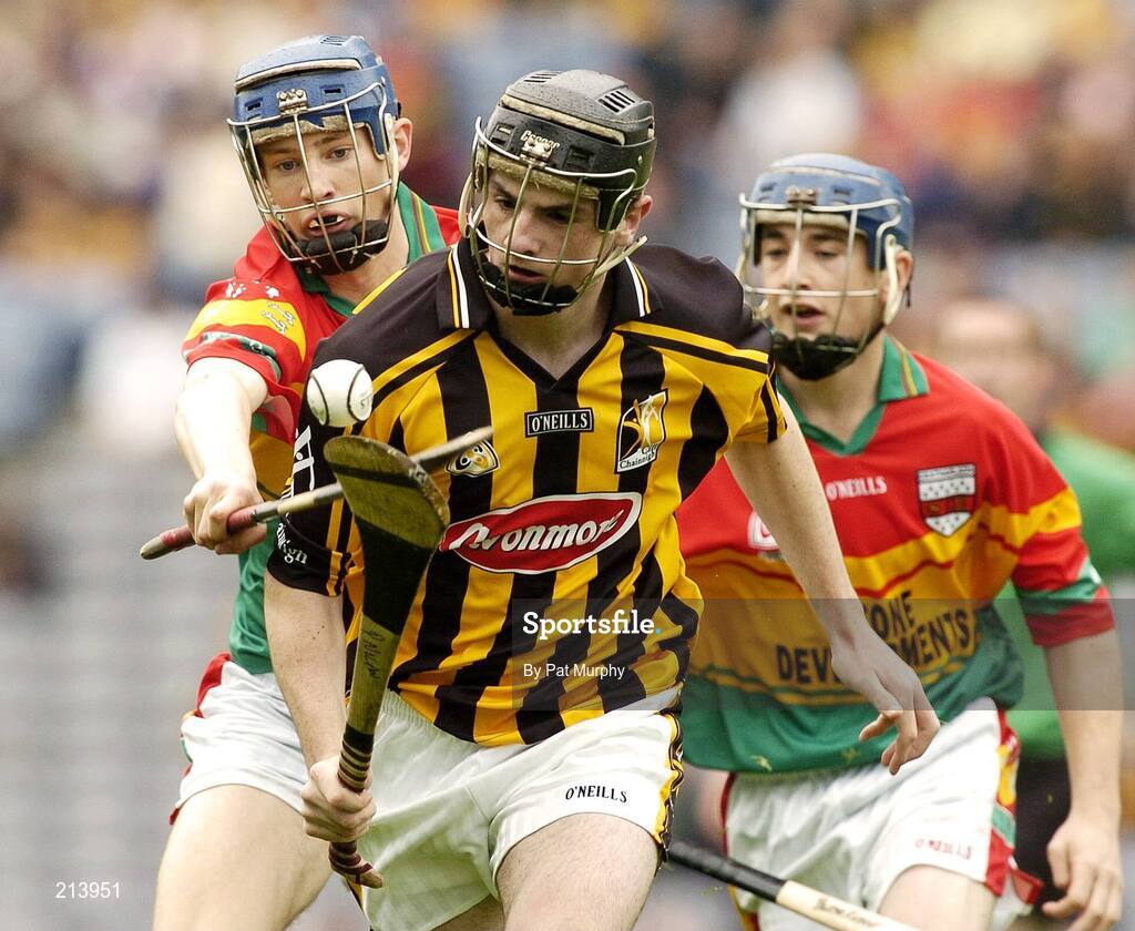 2 July 2006; Pat Nolan, Kilkenny, in action against Denis Murphy, Carlow. ESB Leinster Minor Hurling Championship Final, Carlow v Kilkenny, Croke Park, Dublin. Picture credit: Pat Murphy / SPORTSFILE