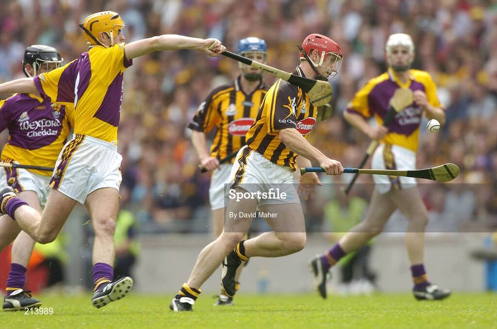 2 July 2006; John Tennyson, Kilkenny, in action against Rory McCarthy, Wexford. Guinness Leinster Senior Hurling Championship Final, Wexford v Kilkenny, Croke Park, Dublin. Picture credit: David Maher / SPORTSFILE