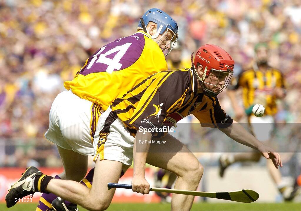 2 July 2006; Tommy Walsh, Kilkenny, in action against Rory Jacob, Wexford. Guinness Leinster Senior Hurling Championship Final, Wexford v Kilkenny, Croke Park, Dublin. Picture credit: Pat Murphy / SPORTSFILE