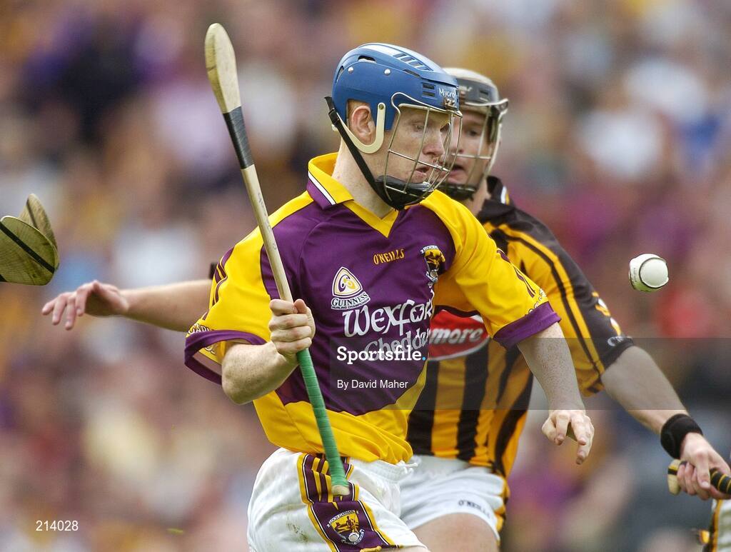 2 July 2006; Rory Jacob, Wexford, beats J.J Delaney, Kilkenny, to score his side's first goal. Guinness Leinster Senior Hurling Championship Final, Wexford v Kilkenny, Croke Park, Dublin. Picture credit: David Maher / SPORTSFILE