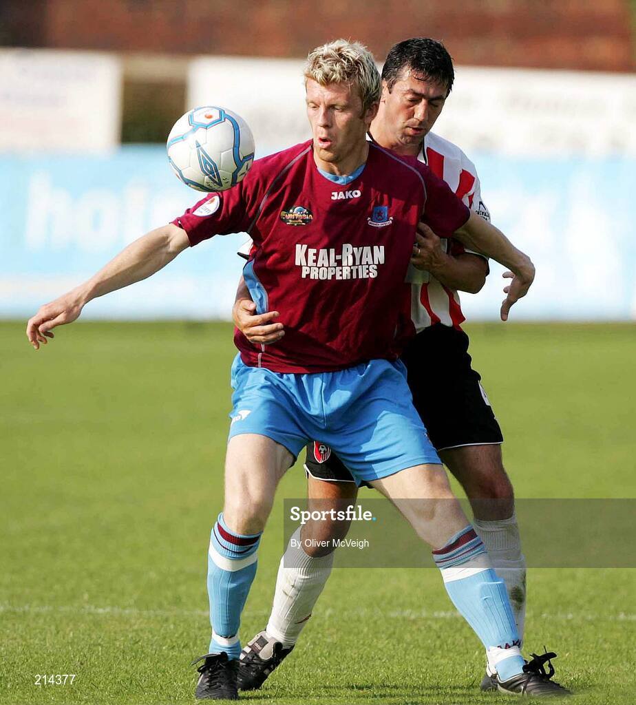 4 July 2006; Peter Hutton, Derry City, in action against Glen Fitzpatrick, Drogheda United. eircom League Cup, Quarter-Final, Derry City v Drogheda United, Brandywell, Derry. Picture credit: Oliver McVeigh / SPORTSFILE