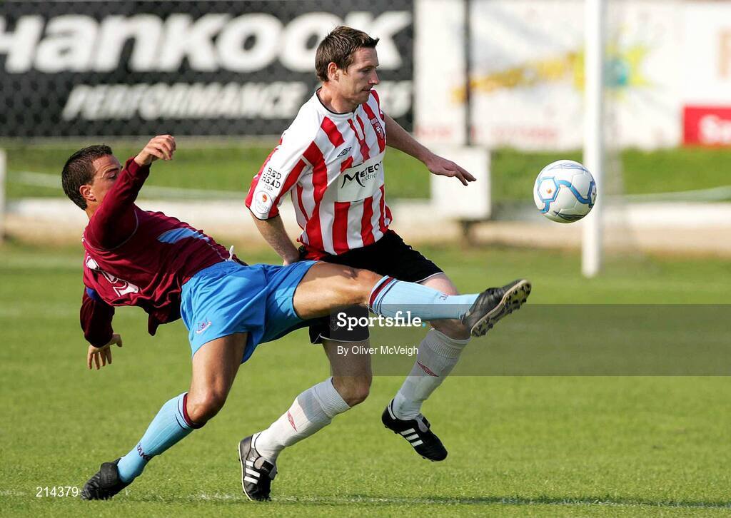 4 July 2006; Ruairdhi Higgans, Derry City, in action against Graham Gartland, Drogheda United. eircom League Cup, Quarter-Final, Derry City v Drogheda United, Brandywell, Derry. Picture credit: Oliver McVeigh / SPORTSFILE