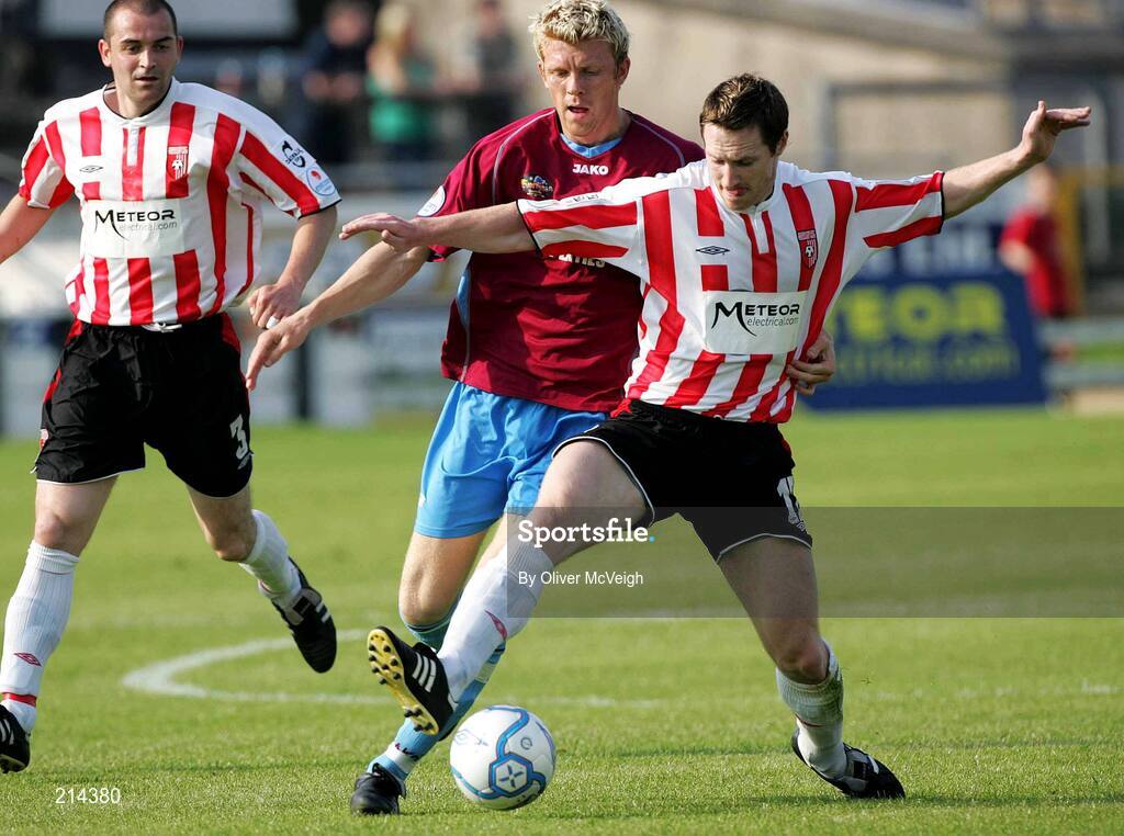4 July 2006; Barry Molloy, Derry City, in action against Glen Fitzpatrick, Drogheda United. eircom League Cup, Quarter-Final, Derry City v Drogheda United, Brandywell, Derry. Picture credit: Oliver McVeigh / SPORTSFILE