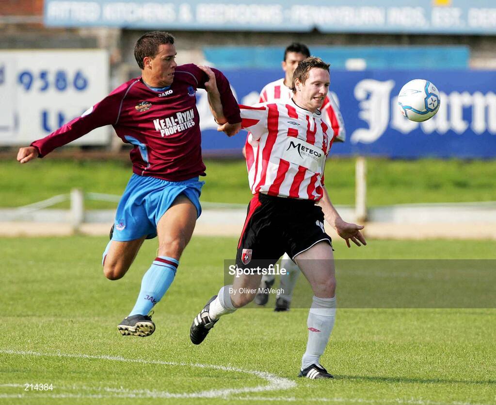 4 July 2006; Ruairdhi Higgans, Derry City, in action against Graham Gartland, Drogheda United. eircom League Cup, Quarter-Final, Derry City v Drogheda United, Brandywell, Derry. Picture credit: Oliver McVeigh / SPORTSFILE