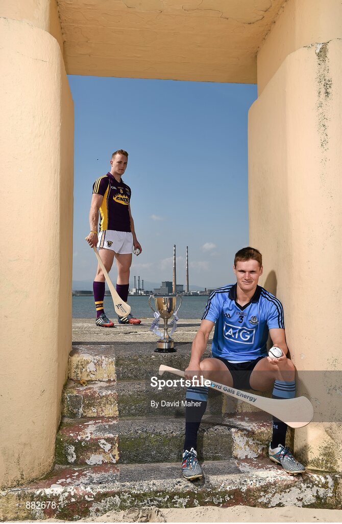 1 July 2014: Dublin’s Cian O’Callaghan and Wexford’s Jack Guiney at Dollymount Strand in Dublin today ahead of the Bord Gáis Energy GAA Hurling U-21 Leinster Championship Final at Parnell Park on Wednesday, July 9th at 7.30pm where Dublin will play Wexford. The match will be shown live on TG4 with fans able to vote for their man of the match using the #LaochBGE hashtag on Twitter. Picture credit: David Maher / SPORTSFILE
