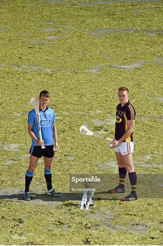 1 July 2014: Dublin’s Cian O’Callaghan and Wexford’s Jack Guiney at Dollymount Strand in Dublin today ahead of the Bord Gáis Energy GAA Hurling U-21 Leinster Championship Final at Parnell Park on Wednesday, July 9th at 7.30pm where Dublin will play Wexford. The match will be shown live on TG4 with fans able to vote for their man of the match using the #LaochBGE hashtag on Twitter. Picture credit: David Maher / SPORTSFILE