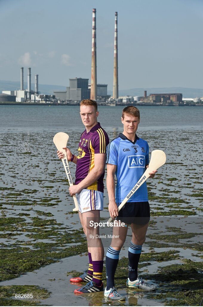 1 July 2014: Wexford’s Jack Guiney and Dublin’s Cian O’Callaghan at Dollymount Strand in Dublin today ahead of the Bord Gáis Energy GAA Hurling U-21 Leinster Championship Final at Parnell Park on Wednesday, July 9th at 7.30pm where Dublin will play Wexford. The match will be shown live on TG4 with fans able to vote for their man of the match using the #LaochBGE hashtag on Twitter. Picture credit: David Maher / SPORTSFILE