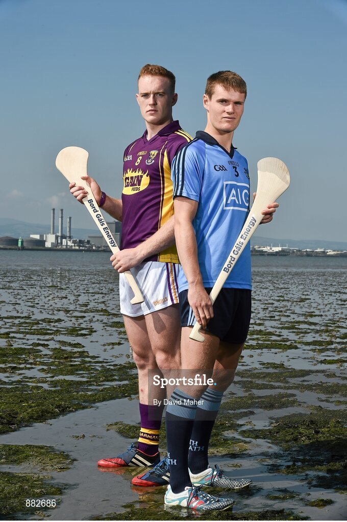 1 July 2014: Wexford’s Jack Guiney and Dublin’s Cian O’Callaghan at Dollymount Strand in Dublin today ahead of the Bord Gáis Energy GAA Hurling U-21 Leinster Championship Final at Parnell Park on Wednesday, July 9th at 7.30pm where Dublin will play Wexford. The match will be shown live on TG4 with fans able to vote for their man of the match using the #LaochBGE hashtag on Twitter. Picture credit: David Maher / SPORTSFILE