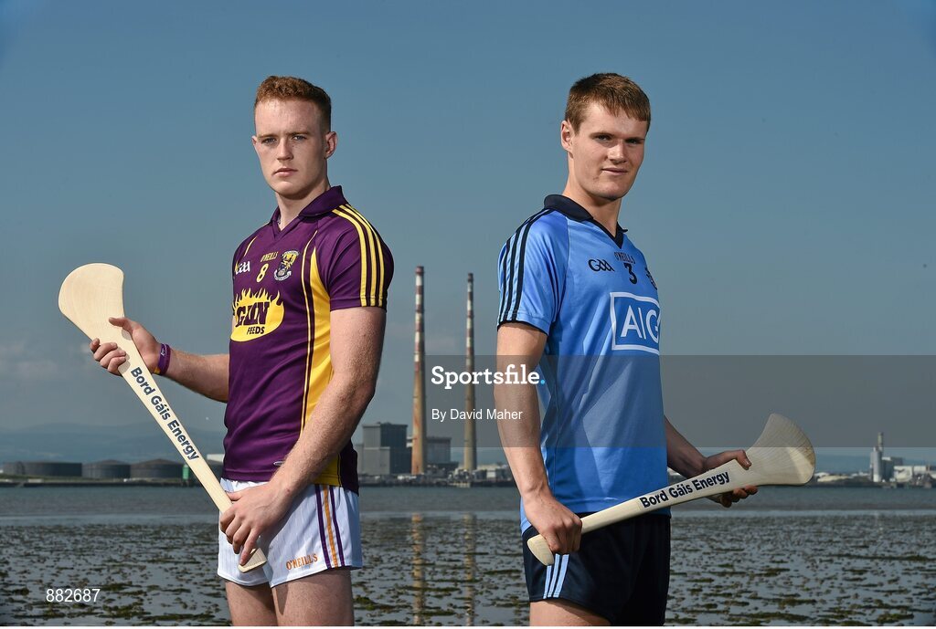 1 July 2014: Wexford’s Jack Guiney and Dublin’s Cian O’Callaghan at Dollymount Strand in Dublin today ahead of the Bord Gáis Energy GAA Hurling U-21 Leinster Championship Final at Parnell Park on Wednesday, July 9th at 7.30pm where Dublin will play Wexford. The match will be shown live on TG4 with fans able to vote for their man of the match using the #LaochBGE hashtag on Twitter. Picture credit: David Maher / SPORTSFILE