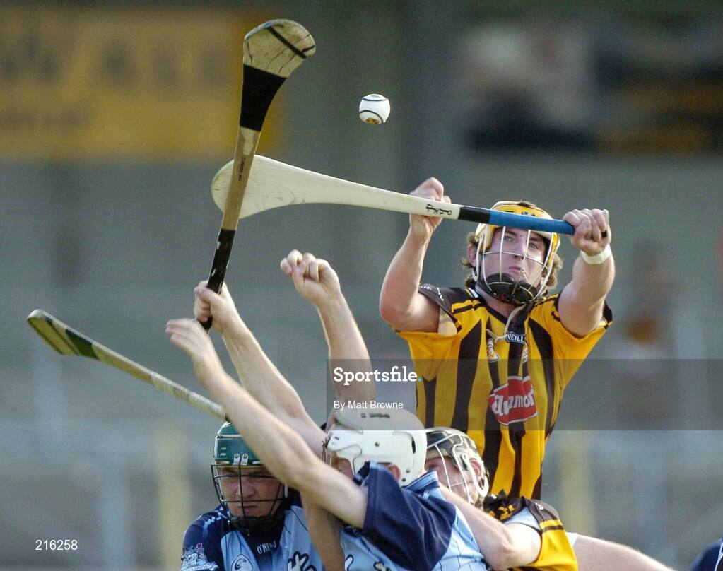 27 July 2006; Austin Murphy, Kilkenny, in action against Keith Nolan, left, and John McCaffrey, Dublin. Erin U21 Leinster Hurling Final, Kilkenny v Dublin, Nowlan Park, Kilkenny. Picture credit; Matt Browne / SPORTSFILE