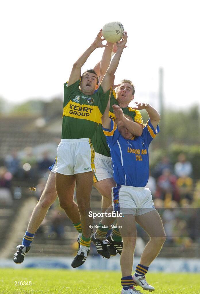 29 July 2006; Aidan O'Mahony, Kerry, supported by team-mate Darragh O Se, firlds a high ball ahead of Padraig Berry and Liam Keenan, Longford. Bank of Ireland All-Ireland Senior Football Championship Qualifier, Round 4, Kerry v Longford, Fitzgerald Stadium, Killarney, Co. Kerry. Picture credit; Brendan Moran / SPORTSFILE