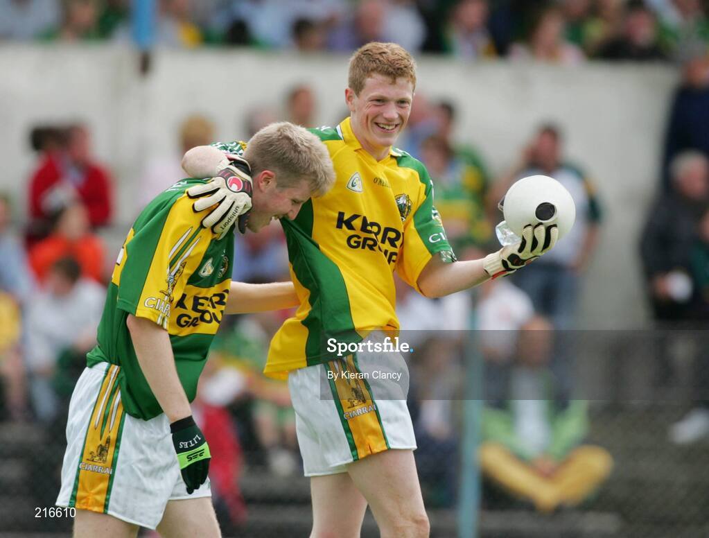 30 July 2006; Daithi O'Se and Tomas Mac An tSaoir, Kerry, celebrate at the final whistle. ESB All-Ireland Minor Football Championship Quarter-Final, Kerry v Mayo, Cusack Park, Ennis, Co. Clare. Picture credit; Kieran Clancy / SPORTSFILE