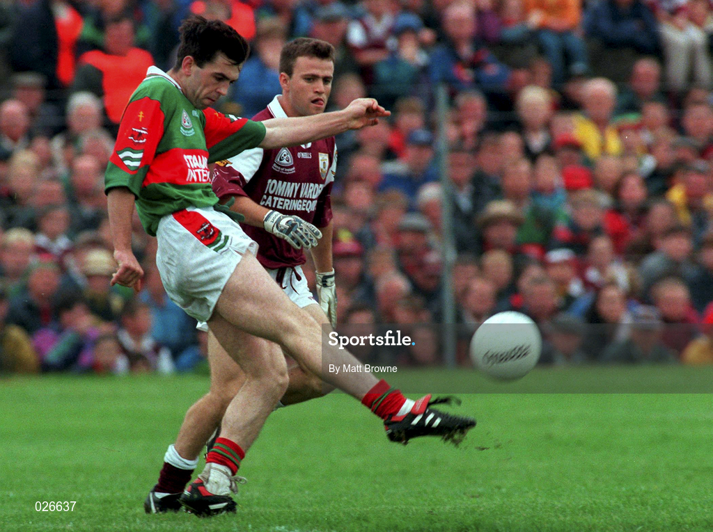 18 July 1999; Alan Roche of Mayo in action against Derek Savage of Galway during the Guinness Connacht Senior Football Championship Final Replay between Mayo and Galway at Tuam Stadium in Galway. Photo by Matt Browne/Sportsfile
