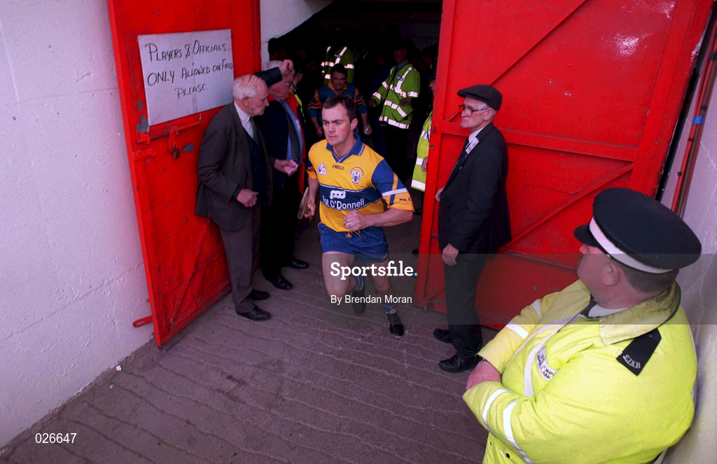 12 June 1999; Anthony Daly of Clare ahead of the Munster Senior Hurling Championship Semi final Replay match between Clare v Tipperary at Páirc Uí Chaoimh in Cork. Photo by Brendan Moran/Sportsfile