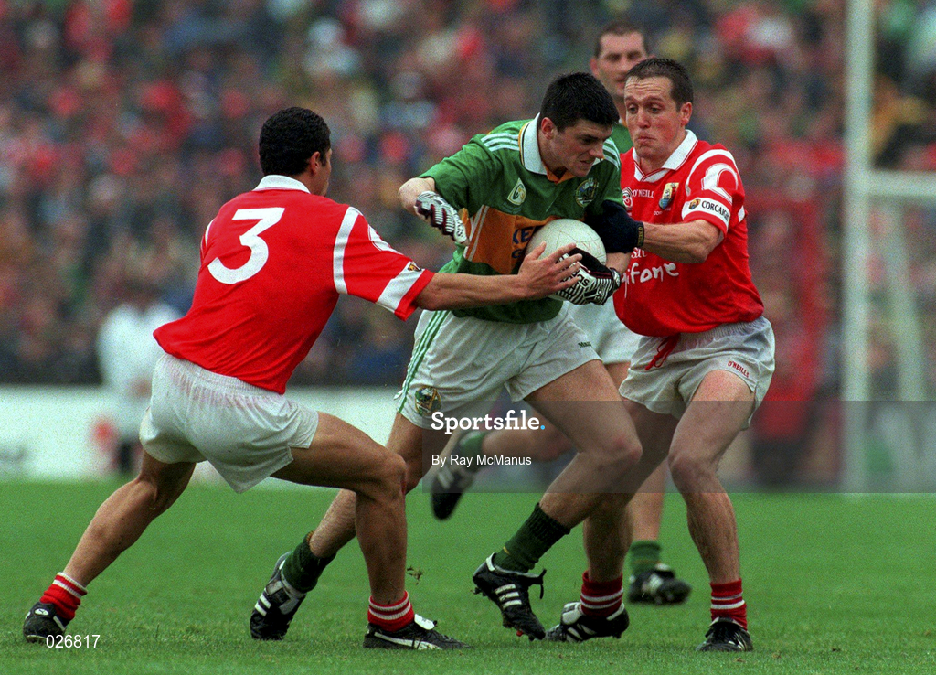 18 July 1999; Aodan MacGearailt of Kerry in action against Cork's Sean Og O'hAilpn, 3 and Ciaran O'Sullivan during the Bank of Ireland Munster GAA Football Championship Final match between Cork and Kerry at Páirc Uí Chaoimh in Cork. Photo by Ray McManus/Sportsfile