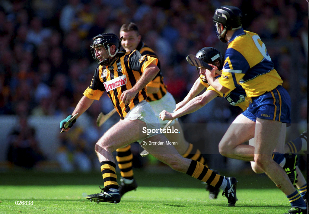 15 August 1999; DJ Carey of Kilkenny on his way to scoring his sides second goal during the Guinness All-Ireland Senior Hurling Championship Semi-Final match between Kilkenny and Clare at Croke Park in Dublin. Photo by Brendan Moran/Sportsfile