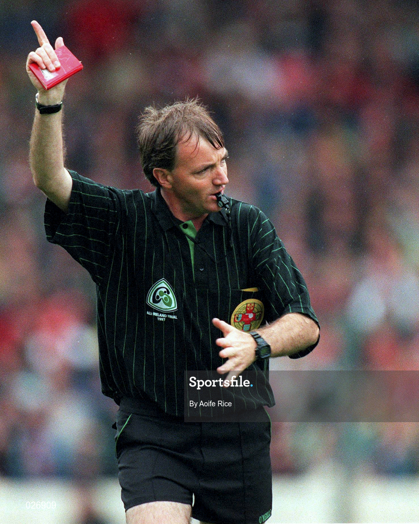 8 August 1999;  Referee Dickie Murphy during the Guinness All-Ireland Hurling Senior Championship Semi-Final match between Cork and Offaly at Croke Park in Dublin. Photo by Aoife Rice/Sportsfile