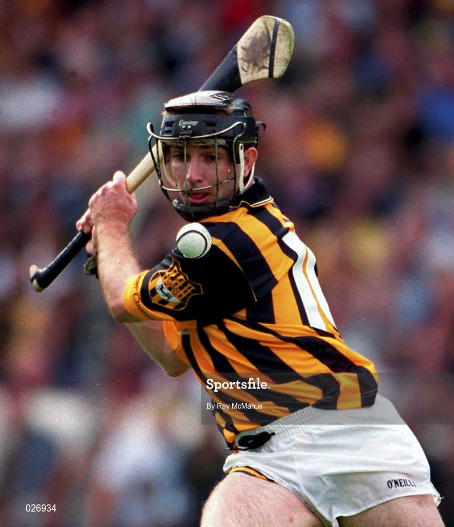 15 August 1999; DJ Carey of Kilkenny during the Guinness All-Ireland Senior Hurling Championship Semi-Final match between Kilkenny and Clare at Croke Park in Dublin. Photo by Ray McManus/Sportsfile