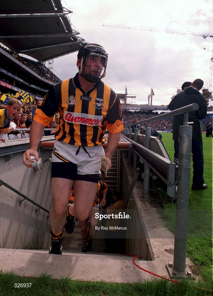 15 August 1999; DJ Carey of Kilkenny ahead of the Guinness All-Ireland Senior Hurling Championship Semi-Final match between Kilkenny and Clare at Croke Park in Dublin. Photo by Ray McManus/Sportsfile