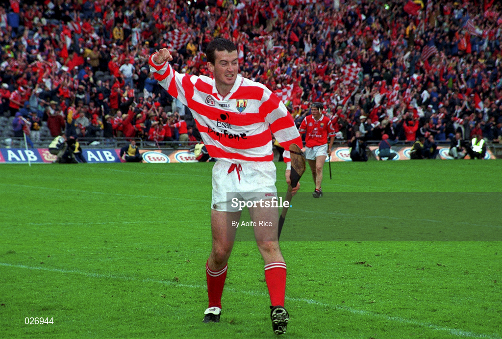 8 August 1999; Donal Og Cusack of Cork celebrates at the final whistle after the GAA Hurling All-Ireland Senior Championship Semi-Final match between Cork and Offaly at Croke Park in Dublin. Photo by Aoife Rice/Sportsfile