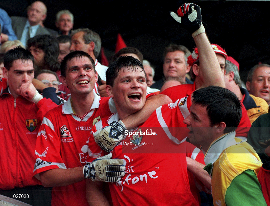 18 July 1999; Mark O'Sullivan, right, and Don Davis of Cork celebrate victory over Kerry after the Bank of Ireland Munster GAA Football Championship Final match between Cork and Kerry at Páirc Uí Chaoimh in Cork. Photo by Ray McManus/Sportsfile