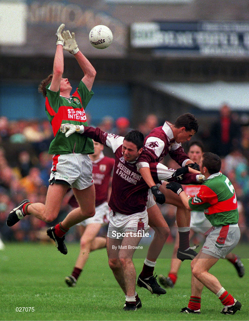 18 July 1999; Gavin Duffy of Mayo wins a high ball during the Connacht Minor Football Championship Final match between Mayo and Galway at Tuam Stadium in Tuam, Galway. Photo by Matt Browne/Sportsfile