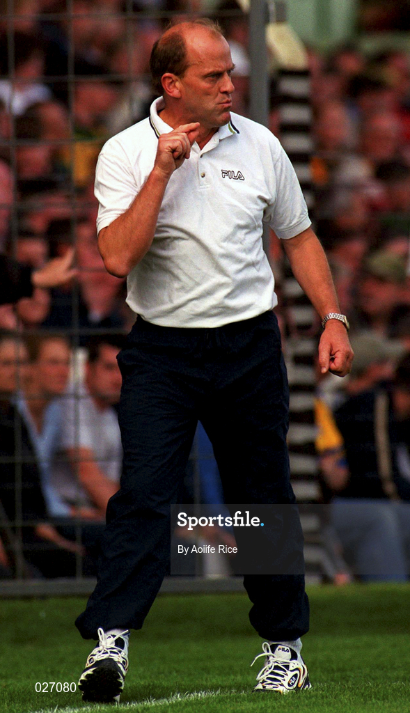 15 August 1999; Clare manager Ger Loughnane ahead of the Guinness All-Ireland Senior Hurling Championship Semi-Final match between Kilkenny and Clare at Croke Park in Dublin. Photo by Aoife Rice/Sportsfile