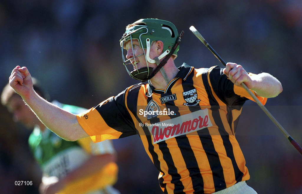 11 July 1999; Henry Shefflin of Kilkenny during the Guinness Leinster Senior Hurling Championship Final match between Kilkenny and Offaly at Croke Park in Dublin. Photo by Brendan Moran/Sportsfile