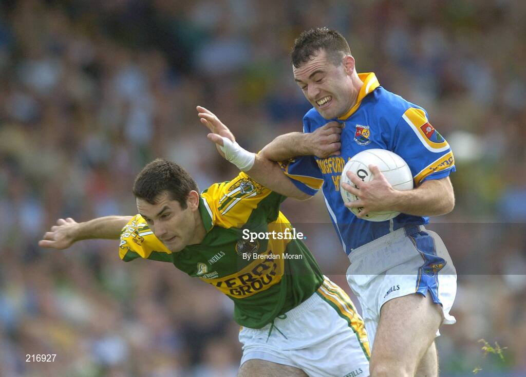 29 July 2006; Paul Barden, Longford, in action against Tom O'Sullivan, Kerry. Bank of Ireland All-Ireland Senior Football Championship Qualifier, Round 4, Kerry v Longford, Fitzgerald Stadium, Killarney, Co. Kerry. Picture credit; Brendan Moran / SPORTSFILE