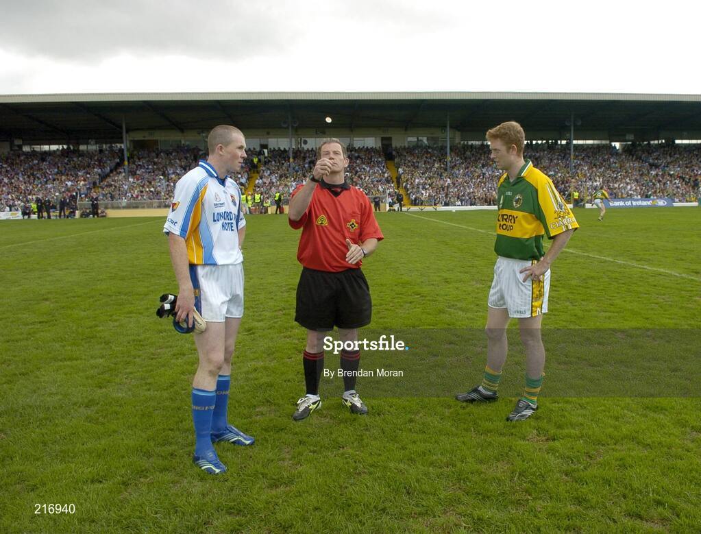 29 July 2006; Referee Vincent Neary tosses the coin between captains Damien Sheridan, left, Longford, and Colm Cooper, Kerry. Bank of Ireland All-Ireland Senior Football Championship Qualifier, Round 4, Kerry v Longford, Fitzgerald Stadium, Killarney, Co. Kerry. Picture credit; Brendan Moran / SPORTSFILE