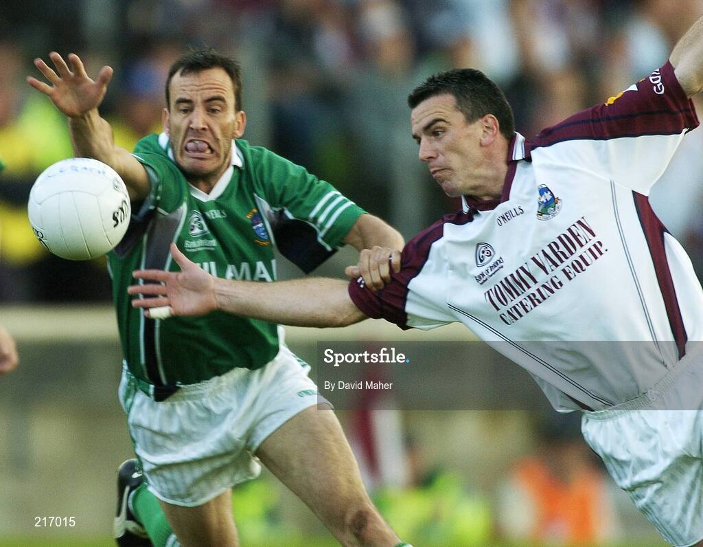 29 July 2006; Padraic Joyce, Galway, in action against Damien Healy, Westmeath. Bank of Ireland All-Ireland Senior Football Championship Qualifier, Round 4, Galway v Westmeath, Pearse Stadium, Galway. Picture credit; David Maher / SPORTSFILE