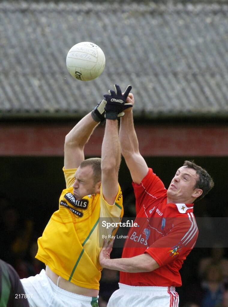12 August 2006; Martin Farrelly, Louth, in action against Joseph Quinn, Antrim. Tommy Murphy Cup, Semi-Final, Louth v Antrim, St. Brigid's Park, Dowdallshill, Dundalk, Co. Louth. Picture credit; Ray Lohan / SPORTSFILE