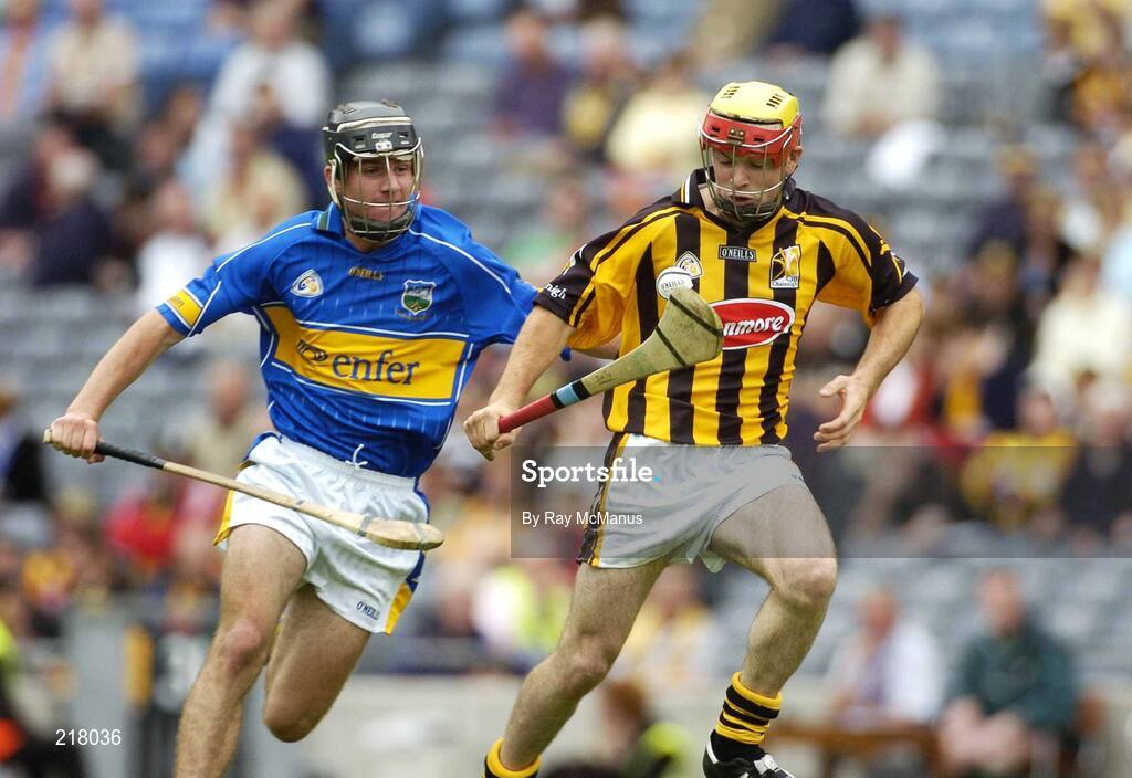 13 August 2006; Jonjo Farrell, Kilkenny, in action against Paul Murphy, Tipperary. All-Ireland Minor Hurling Championship, Semi-Final, Kilkenny v Tipperary, Croke Park, Dublin. Picture credit; Ray McManus / SPORTSFILE