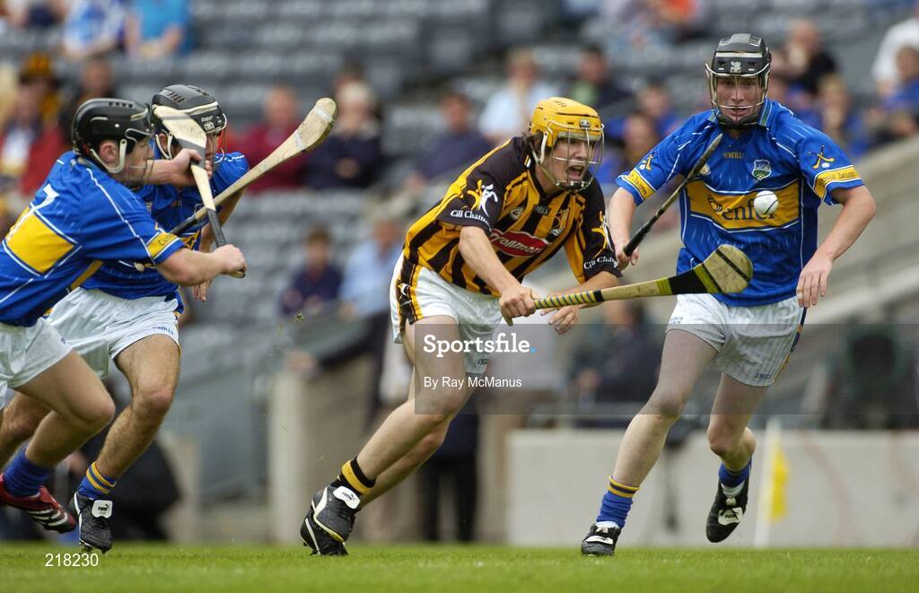 13 August 2006; John Mulhall, Kilkenny, in action against John O'Keeffe, left, and Eoin Hogan, Tipperary. All-Ireland Minor Hurling Championship, Semi-Final, Kilkenny v Tipperary, Croke Park, Dublin. Picture credit; Ray McManus / SPORTSFILE