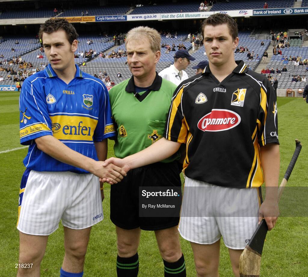 13 August 2006; Tipperary captain Joey McLoughney, referee Ger Hoey, Clare, and the Kilkenny captain Colin McGrath. All-Ireland Minor Hurling Championship, Semi-Final, Kilkenny v Tipperary, Croke Park, Dublin. Picture credit; Ray McManus / SPORTSFILE
