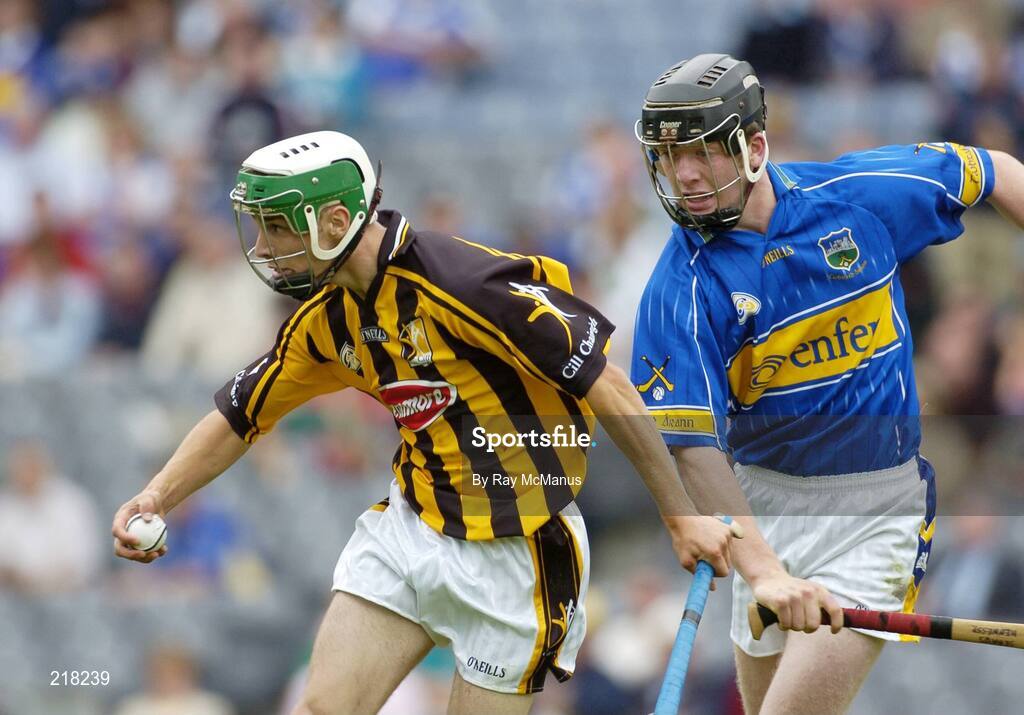 13 August 2006; John Fitzpatrick, Kilkenny, in action against Seamus Hennessy, Tipperary. All-Ireland Minor Hurling Championship, Semi-Final, Kilkenny v Tipperary, Croke Park, Dublin. Picture credit; Ray McManus / SPORTSFILE