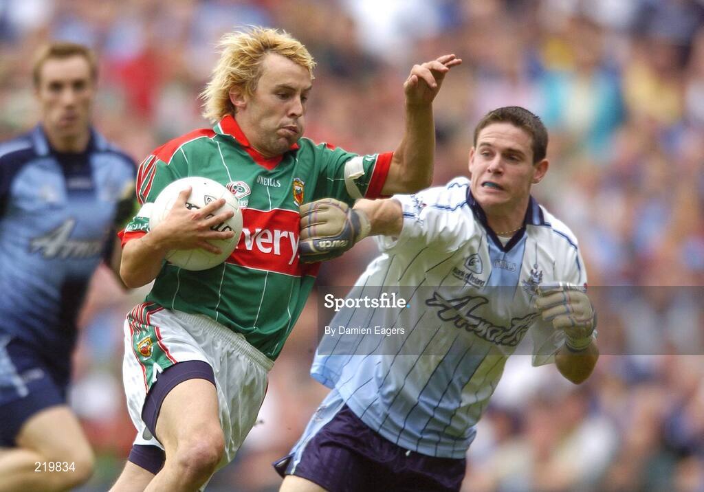 27 August 2006; Mayo's Conor Mortimer goes past the challenge of Dublin goalkeeper Stephen Cluxton before kicking the ball over the bar for a point. Bank of Ireland All-Ireland Senior Football Championship Semi-Final, Dublin v Mayo, Croke Park, Dublin. Picture credit; Damien Eagers / SPORTSFILE