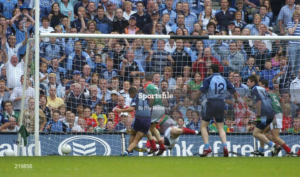 27 August 2006; Dublin's Jason Sherlock, 13, scores his side's second goal. Bank of Ireland All-Ireland Senior Football Championship Semi-Final, Dublin v Mayo, Croke Park, Dublin. Picture credit; Ray McManus / SPORTSFILE