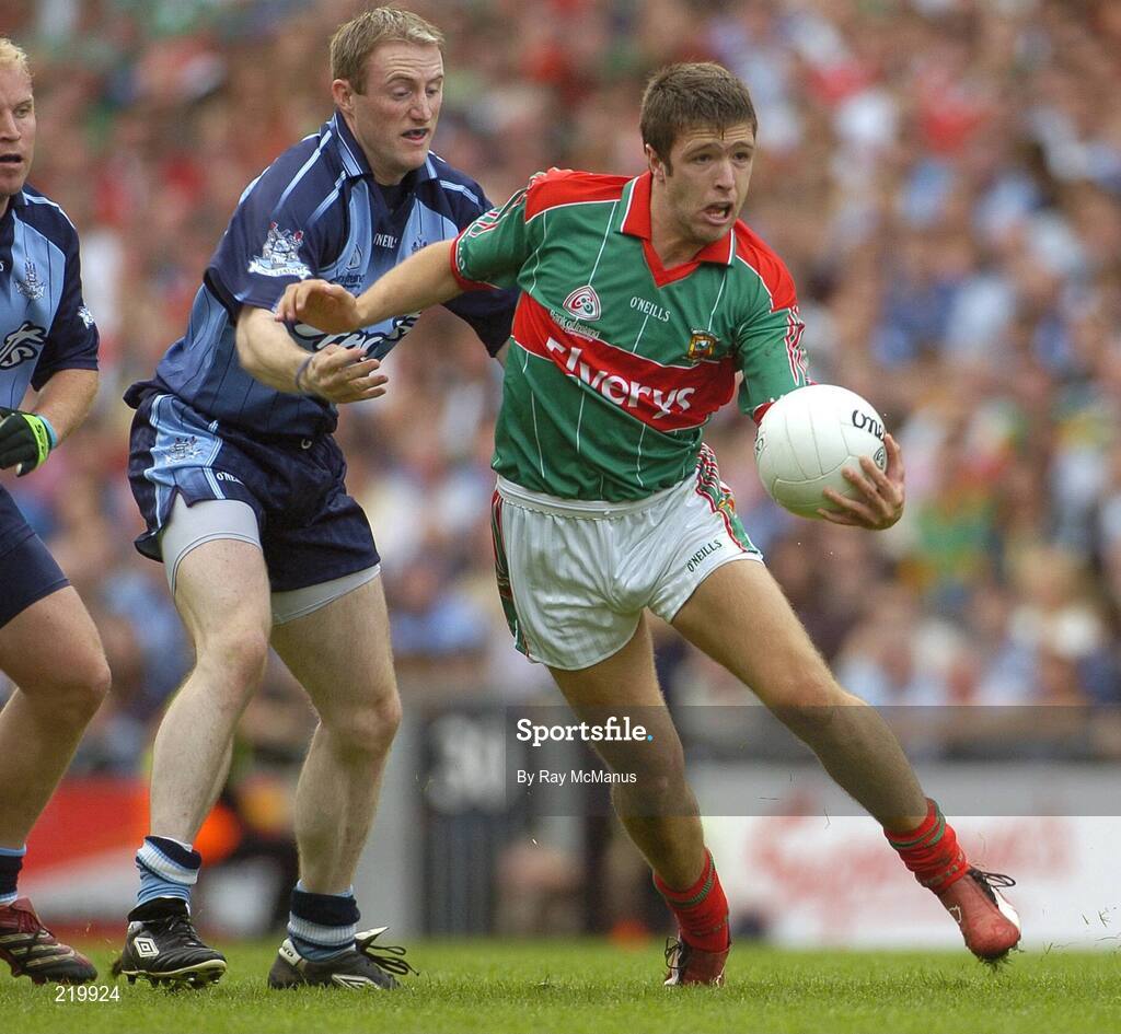 Queue  27 August 2006; Pat Harte, Mayo, in action against Coman Goggins, Dublin. Bank of Ireland All-Ireland Senior Football Championship Semi-Final, Dublin v Mayo, Croke Park, Dublin. Picture credit; Ray McManus / SPORTSFILE