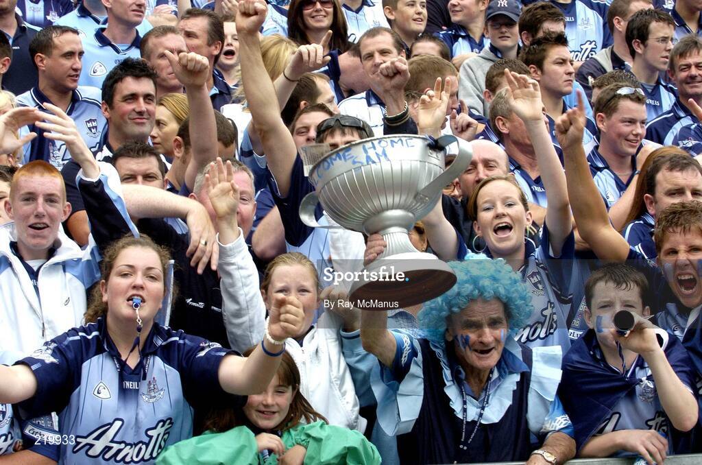 27 August 2006; Dublin supporters on Hill 16 before the game. Bank of Ireland All-Ireland Senior Football Championship Semi-Final, Dublin v Mayo, Croke Park, Dublin. Picture credit; Ray McManus / SPORTSFILE