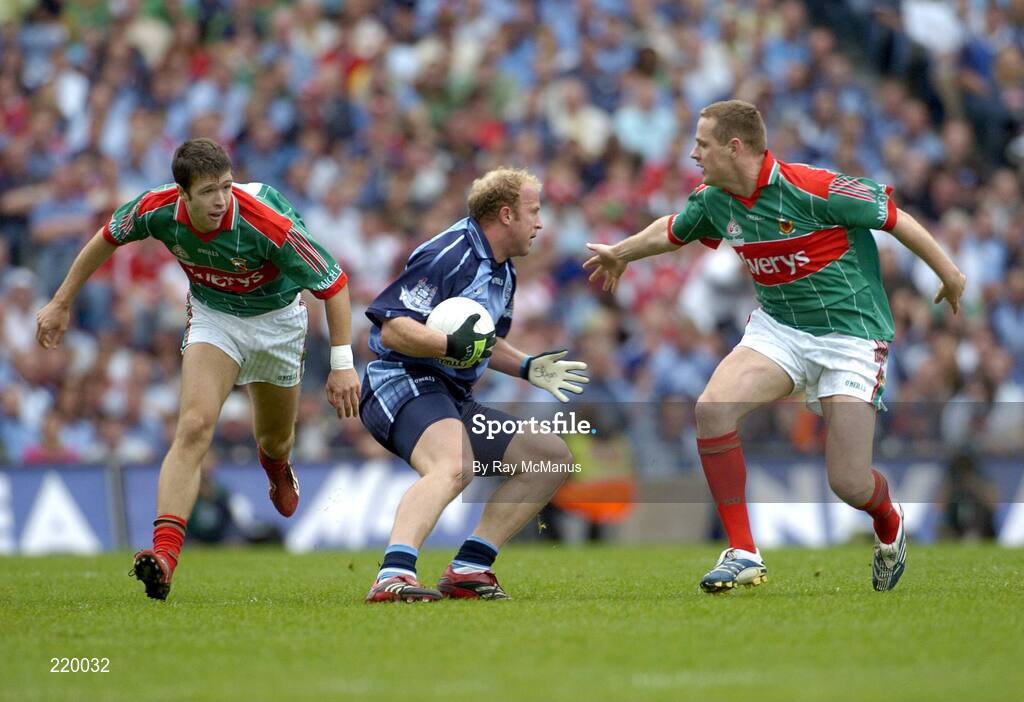 27 August 2006; Shane Ryan, Dublin, tries to avoid Mayo players Pat Harte and Ger Brady. Bank of Ireland All-Ireland Senior Football Championship Semi-Final, Dublin v Mayo, Croke Park, Dublin. Picture credit; Ray McManus / SPORTSFILE